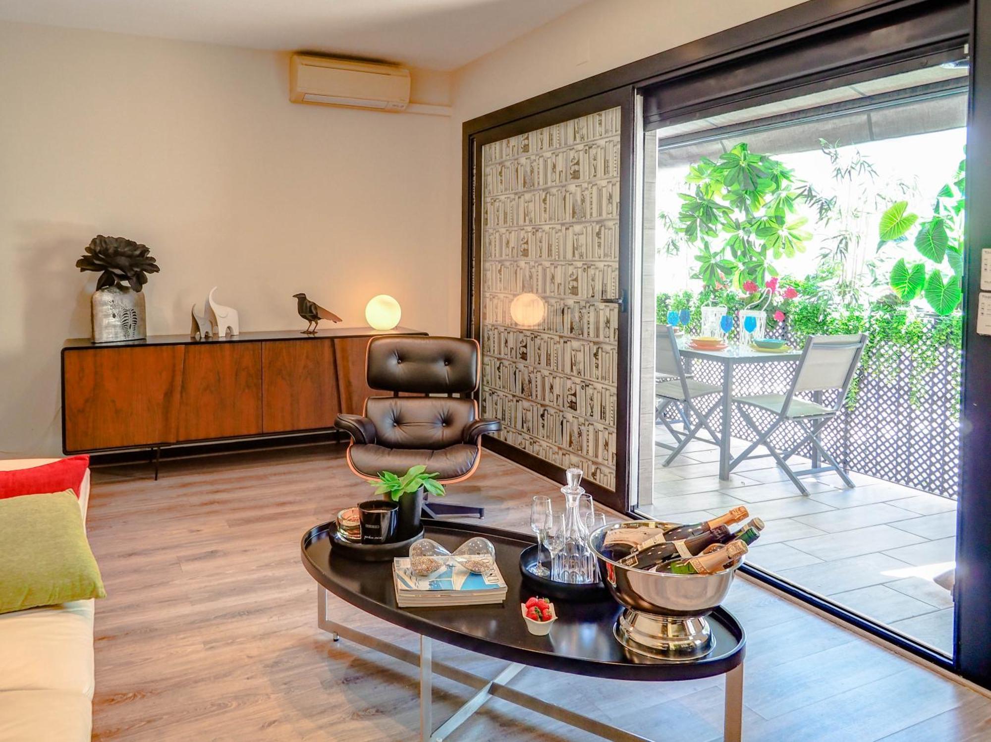 Flamingo Apartment By Hello Homes Sitges Bagian luar foto